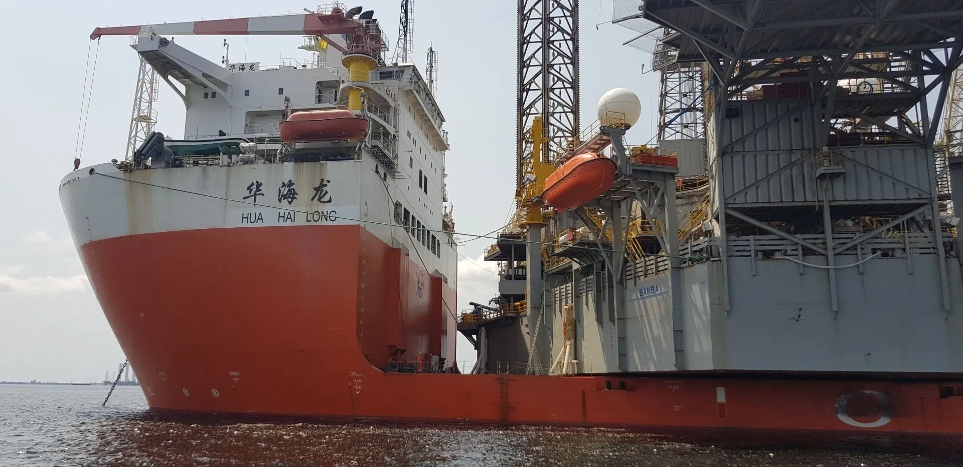 Heavy lift vessel