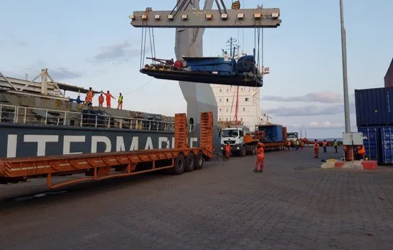 Heavy lift handling at port